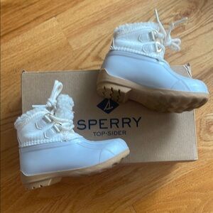 Sperry faux fur White and Tan Boots- size  7M